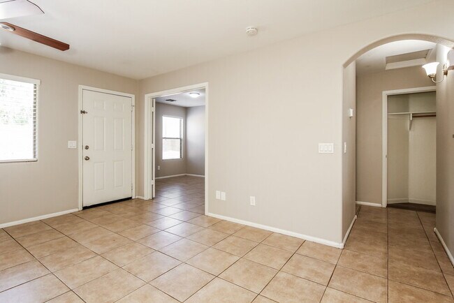 Foto del edificio - 12508 W Windsor Blvd