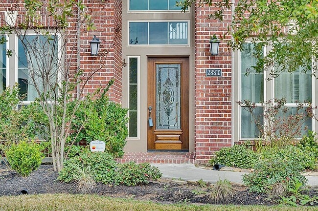 Building Photo - 28810 Davenport Dr