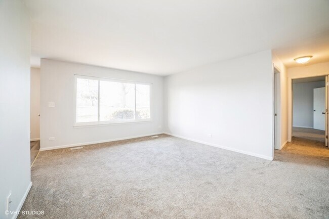 Foto del edificio - 373 Newport Ln