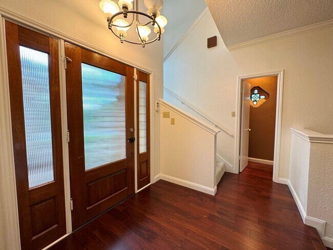 Foto del edificio - 6401 Wallace Cove