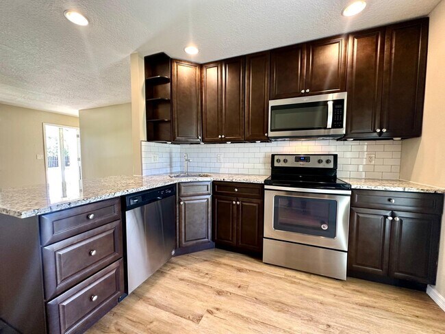 Foto del edificio - 3531 Burma Ct