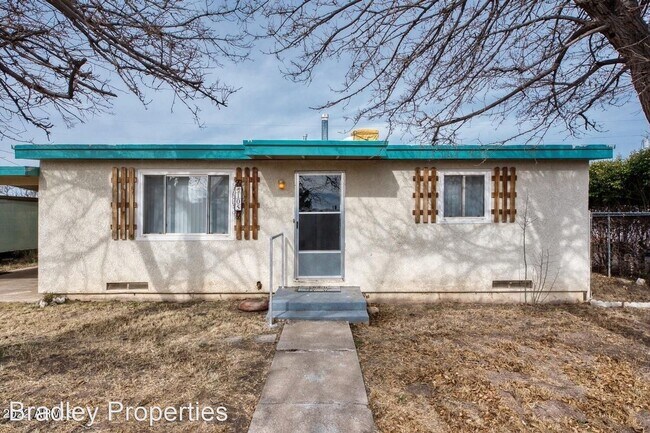 Building Photo - 2 br, 1 bath House - 105 E Yuma St