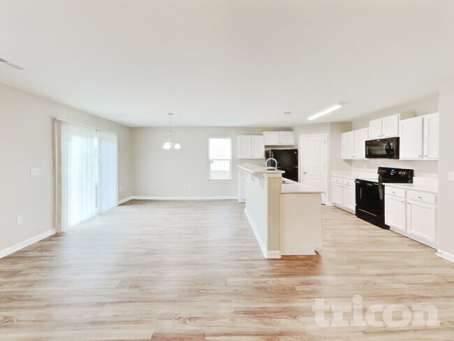 Building Photo - 183 Pillow Ln