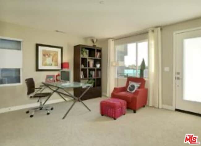 Foto del edificio - 2581 Arvia St