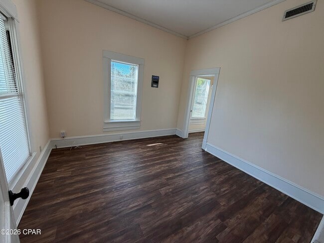 Building Photo - 1002 Indiana Ave