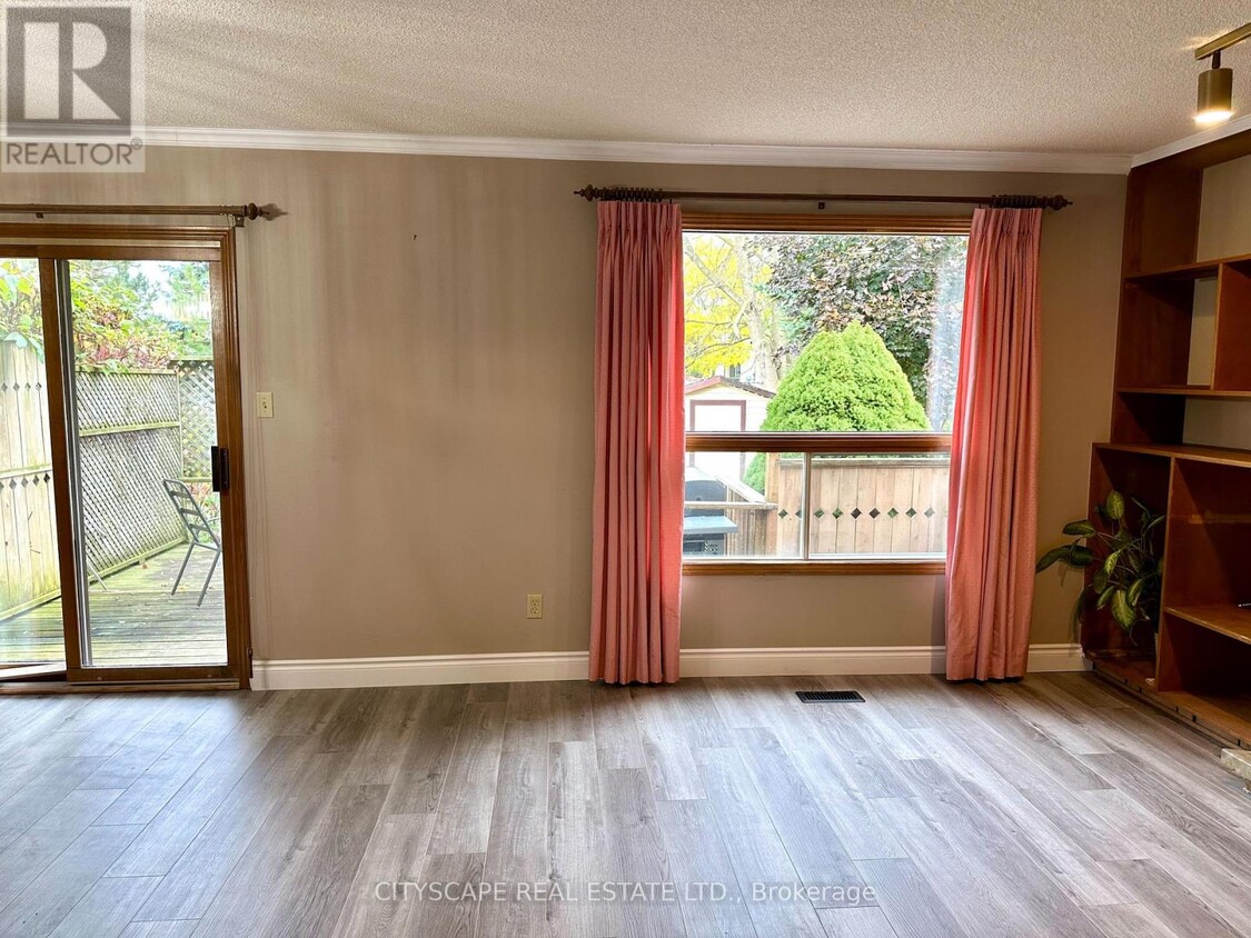 Primary Photo - 575 Springbank Ave