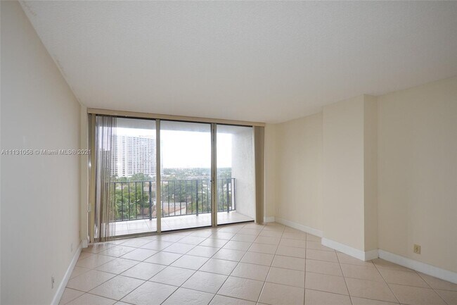 Foto del edificio - 200 Leslie Dr