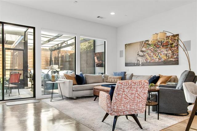 Foto del edificio - 5957 Ross Ave