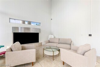 Building Photo - 169 Santa Clara Dr