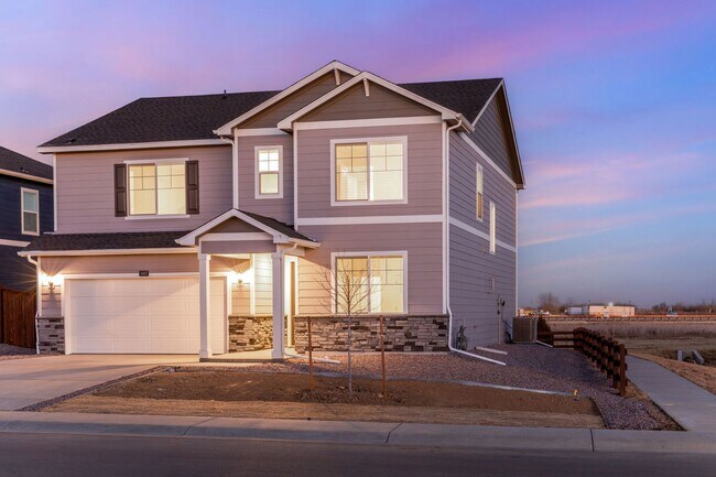 Foto del edificio - Brand New 5-Bedroom Home Backing to Open Space