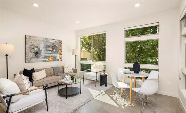 Foto del edificio - Contemporary 3 Bedroom Queen Anne Townhome