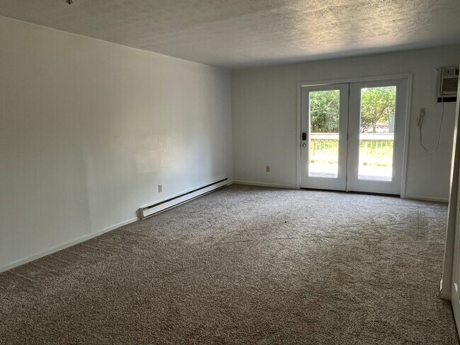 Foto del edificio - 98 W Central Ave