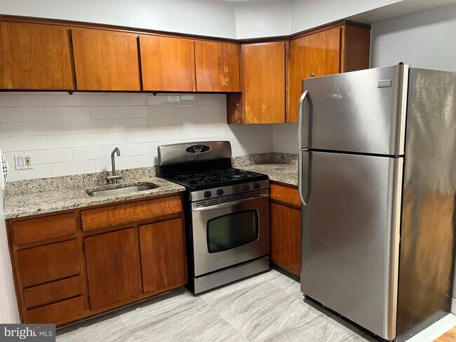 Foto del edificio - 8124 Ditman St