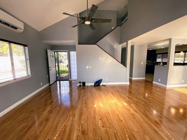 Photo - 341YOS Apartment