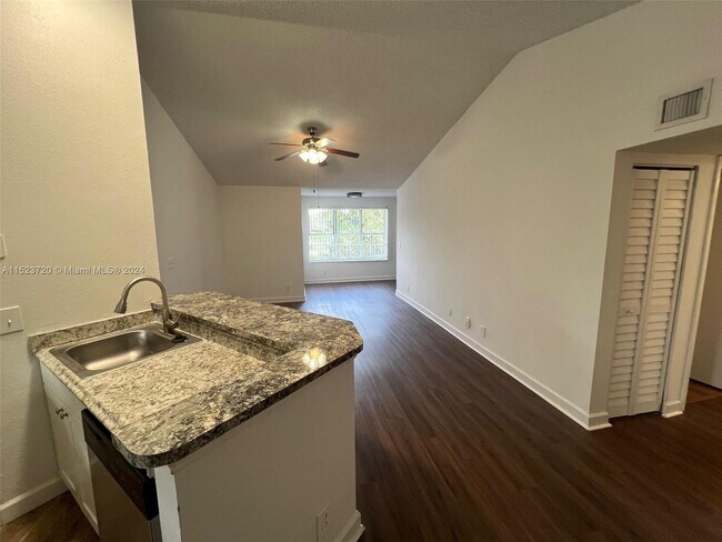 Building Photo - 3380 Pinewalk Dr N