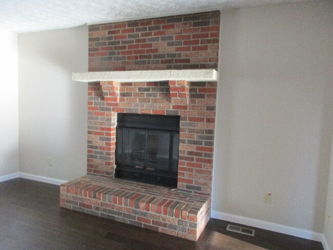 Building Photo - 3333 Gladesend Ct