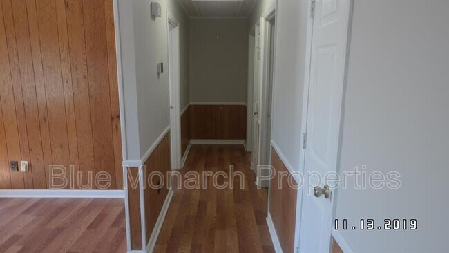 Building Photo - 220 Welch Ave