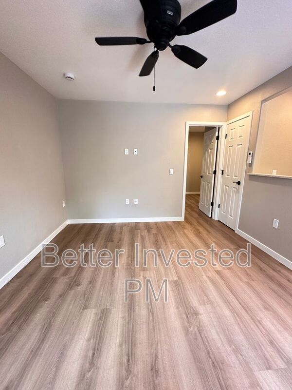 Foto del edificio - 680 N State St