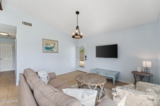 Building Photo - 7001 Sunset Ave