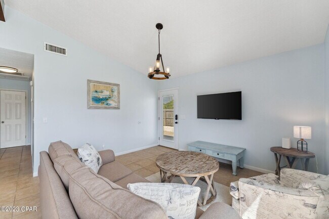 Foto del edificio - 7001 Sunset Ave