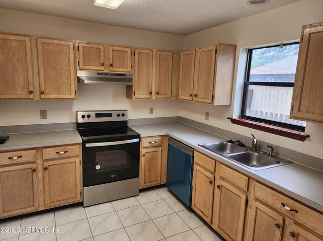 Building Photo - 9679 Hersham Ct