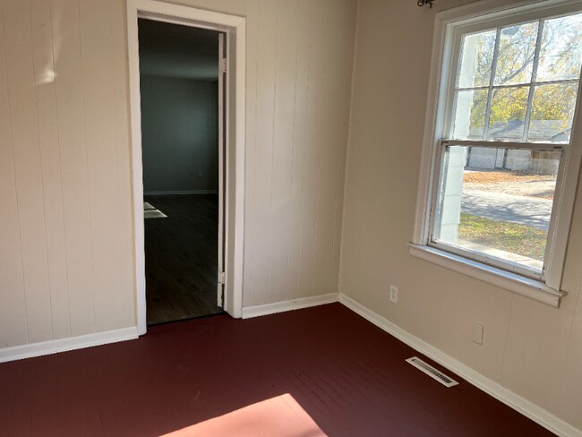 Foto del edificio - 912 E Skinner St