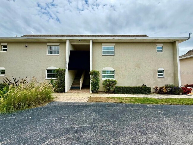 Foto del edificio - 8801 Bay Pointe Dr