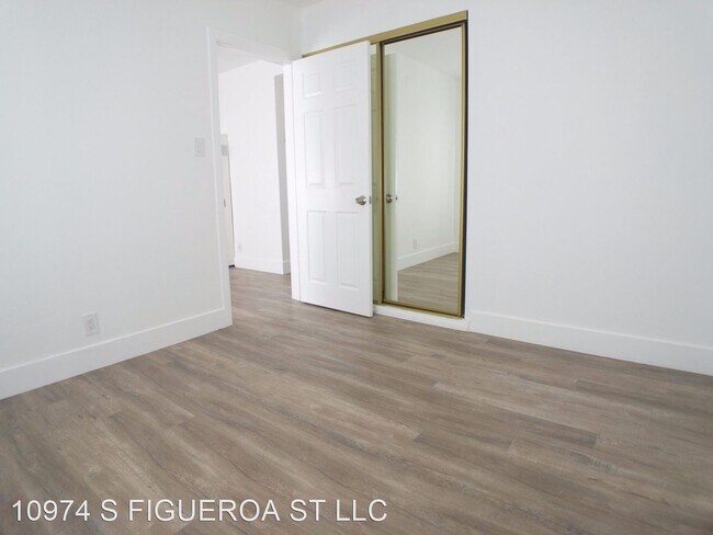 Building Photo - 10974 S Figueroa St