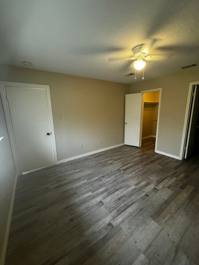 Building Photo - 7046 Atherton