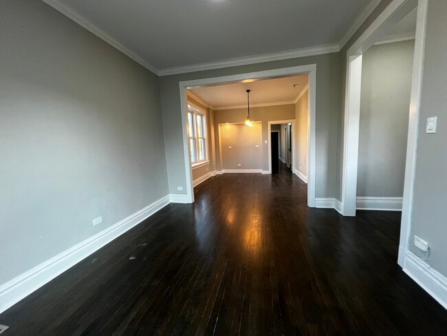 Building Photo - 4956 W Erie St