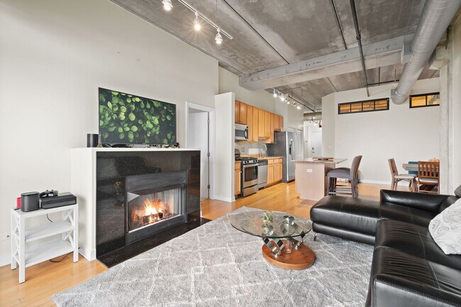Foto del edificio - 811 W 15th Pl