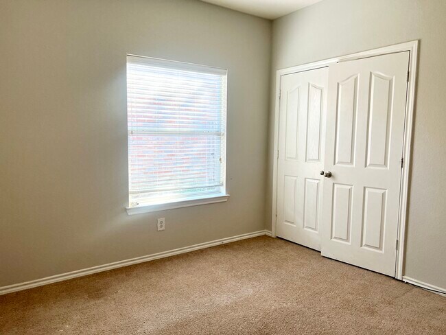 Building Photo - 844 Mirabell Ct