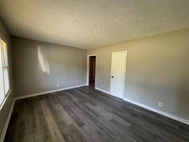 Foto del edificio - New On the Market!