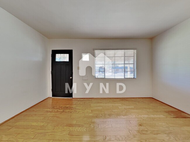 Foto del edificio - 2214 E Monterosa St