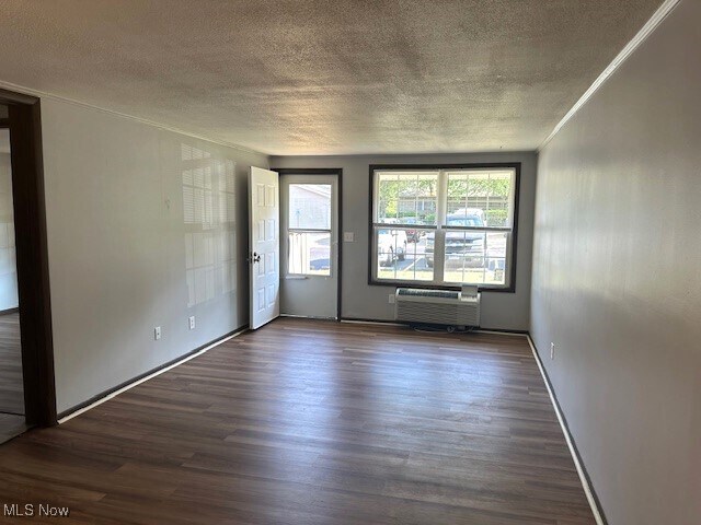 Building Photo - 1830 Adams Ln