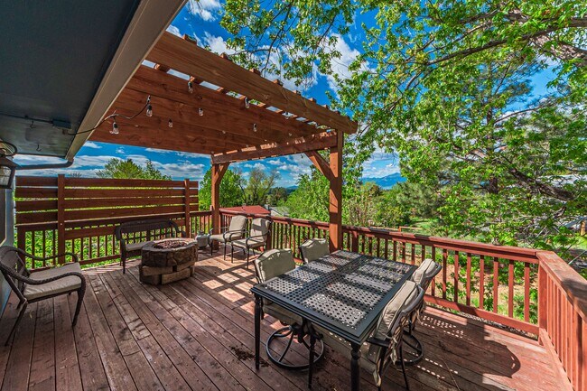 Building Photo - 3375 Montebello Dr W