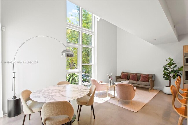 Foto del edificio - 455 NE 39th St