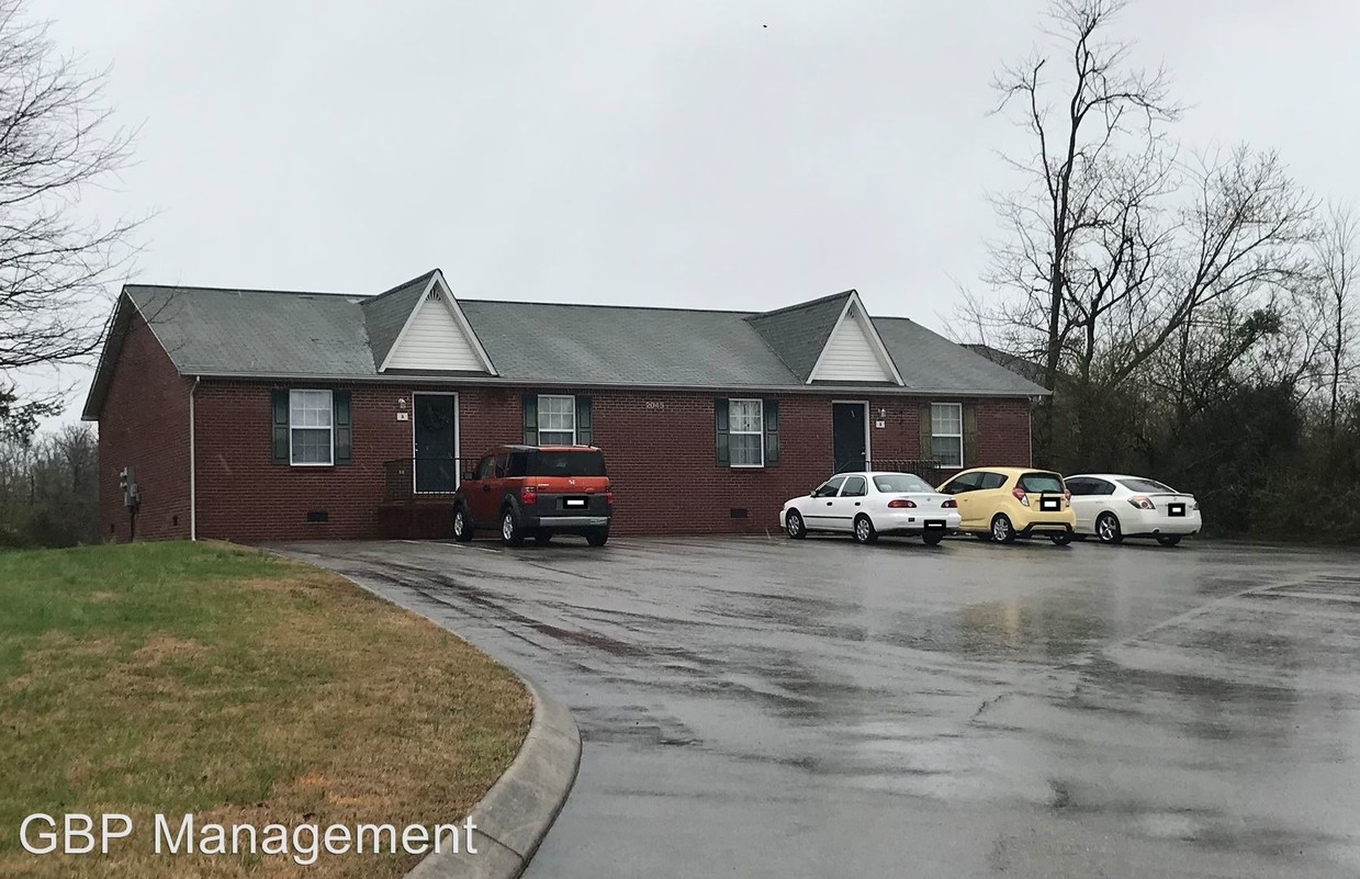 Primary Photo - 2045 N Willow Ave