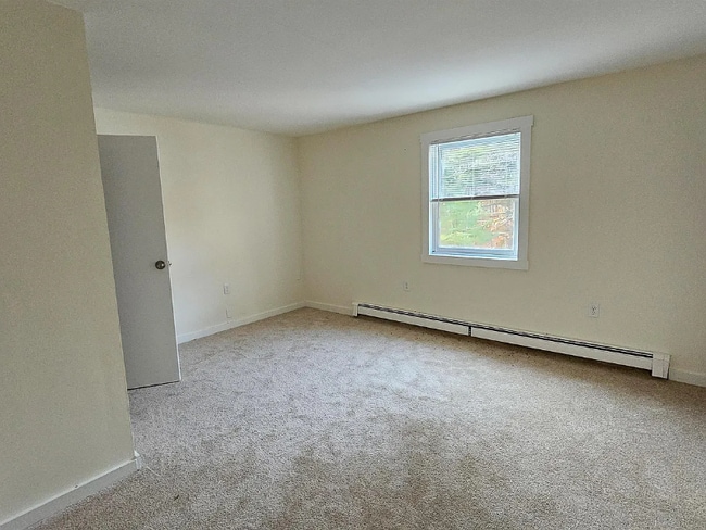 Building Photo - 40 Grondin Dr