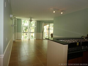 Building Photo - 804 E Windward Way