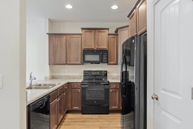 Building Photo - 173 Iron Horse Dr E