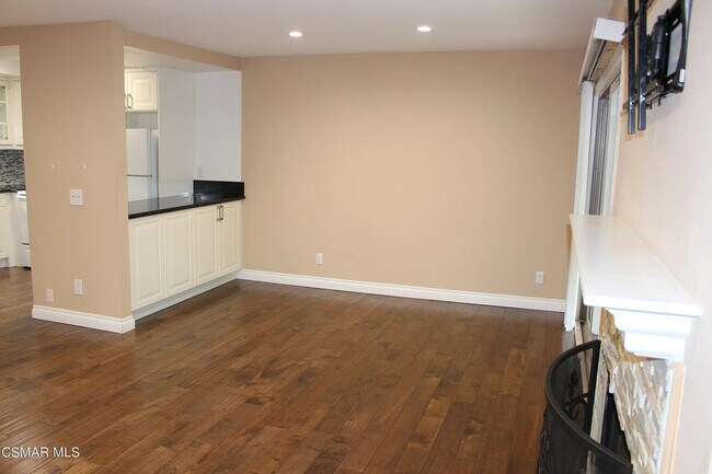 Building Photo - 248 Oak Leaf Dr