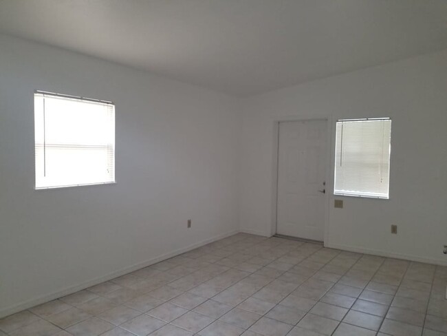 Building Photo - 1066 Philippe Pkwy