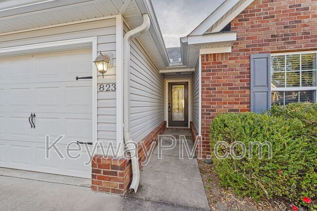 Foto del edificio - 823 Whispering Willow Ct