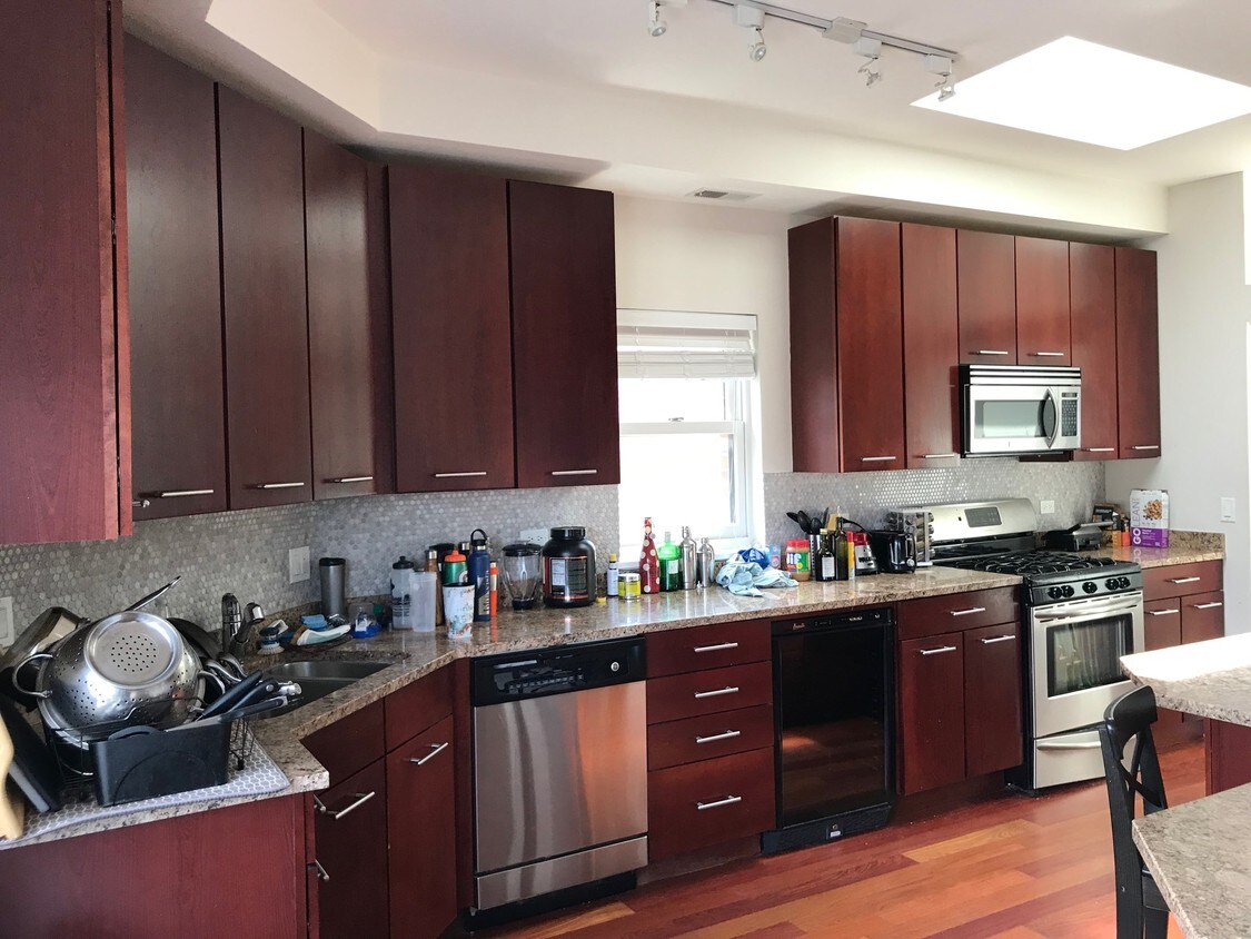 Foto principal - 807 W Lill Ave