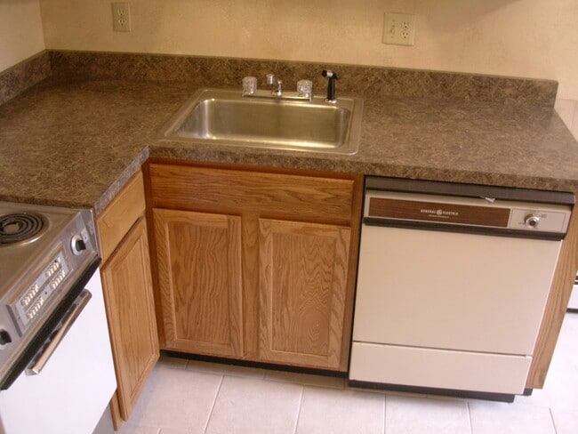 Photo - 745 S Millvale Ave Apartments