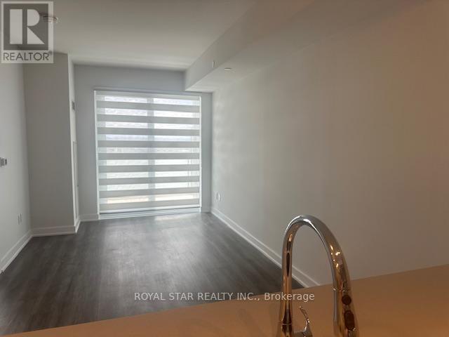 Building Photo - 4130-4130 Parkside Village Dr
