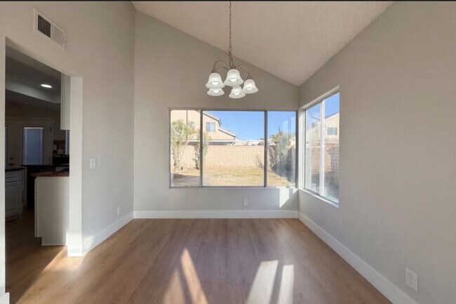 Foto del edificio - 37740 Duffel St