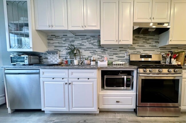 Building Photo - 180 Lake Ave