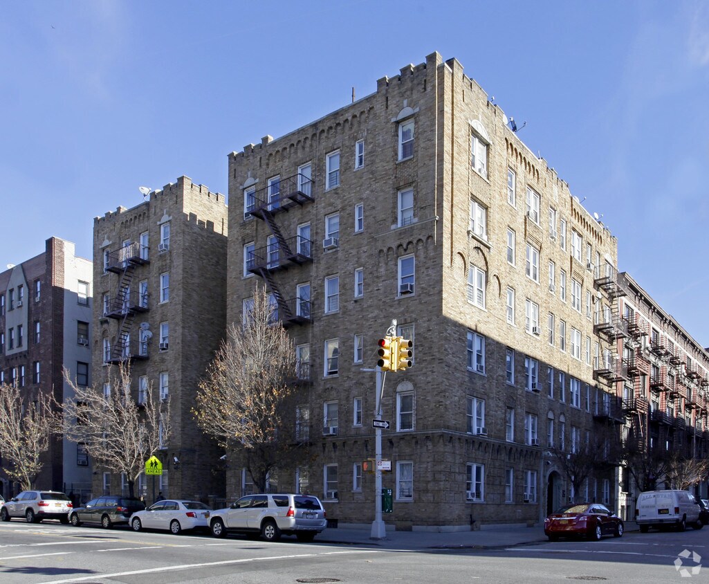 Primary Photo - 221-227 Wadsworth Ave